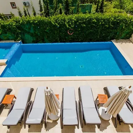 Vila Secluded With Private Pool For Families