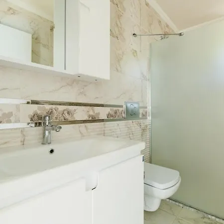 Secluded With Private Pool For Families