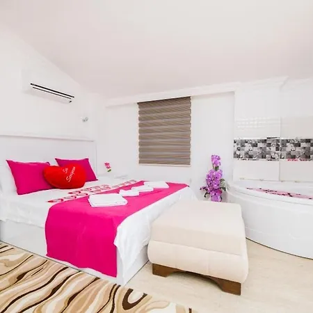 Secluded With Private Pool For Families