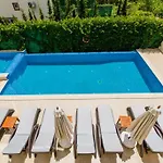 别墅 Secluded With Private Pool For Families