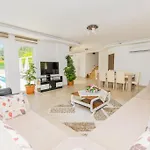 别墅 Secluded With Private Pool For Families *