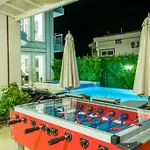 Secluded With Private Pool For Families * 卡斯