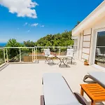 Secluded With Private Pool For Families 别墅