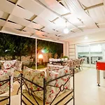 Secluded With Private Pool For Families * 卡斯