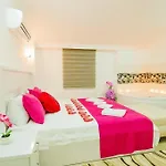 Secluded With Private Pool For Families 别墅