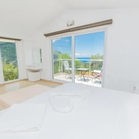 Secluded With Private Pool For Families Villa *