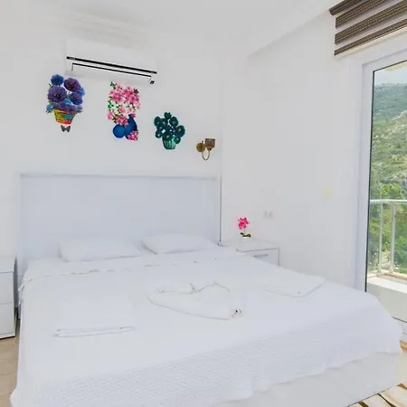 Villa Secluded With Private Pool For Families