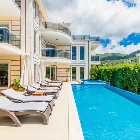 Villa Secluded With Private Pool For Families