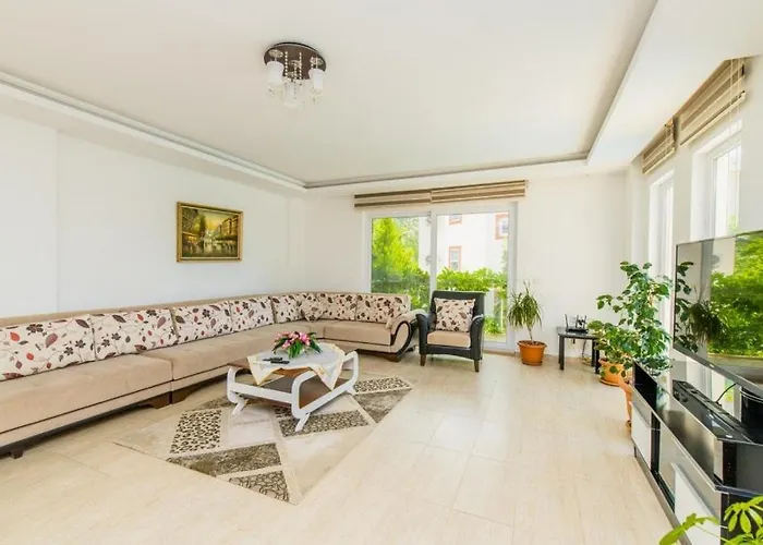 Secluded With Private Pool For Families