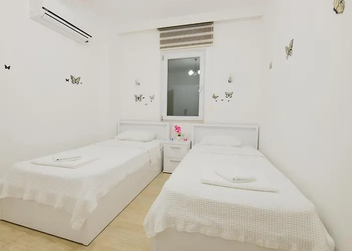 Villa Secluded With Private Pool For Families