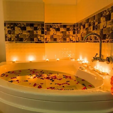 Villa Secluded With Private Pool For Families